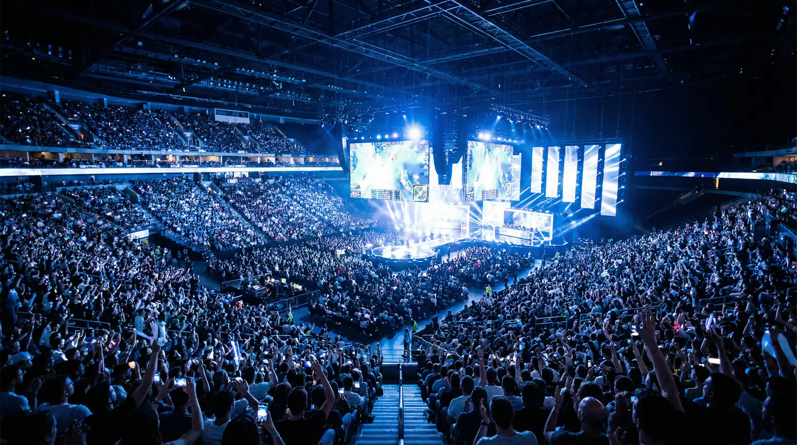 Torneos de LoL para apostar con escenario de competición esports